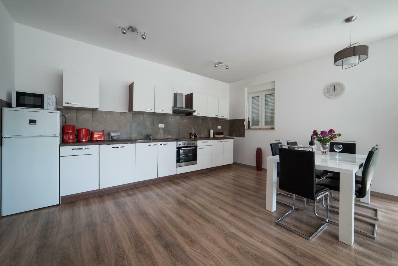 De Luxe Apartment Mediteran 1**** Zaton  Exteriör bild